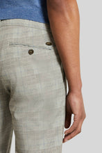 Load image into Gallery viewer, Bugatti - Flexcity Chinos, Beige
